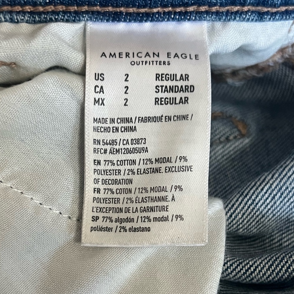 American Eagle Stretch Distressed Mom Jeans Women’s 2 Regular - Picture 4 of 4